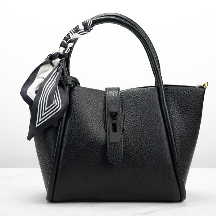 Casual Tote Women's Handbag Black Color in Leather - Image 2