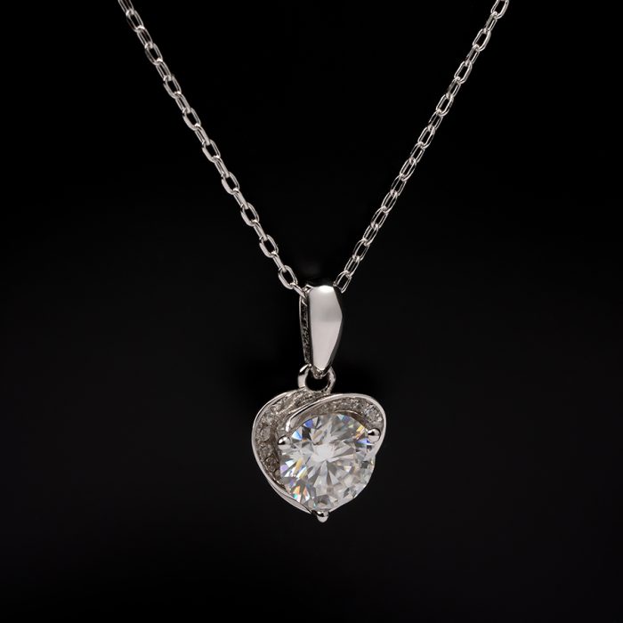 Charm Heart Moissanite Jewelry Set - Image 3