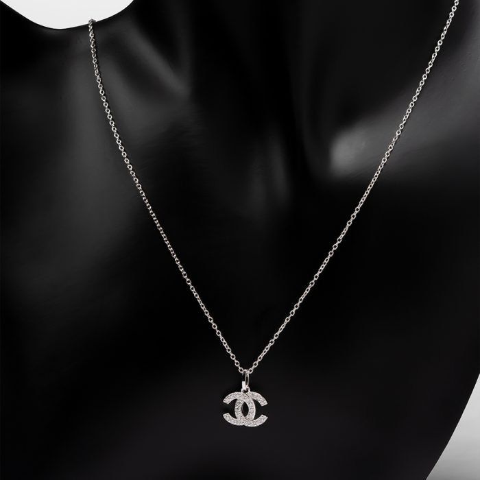 Exquisite Moissanite Necklace - Image 1