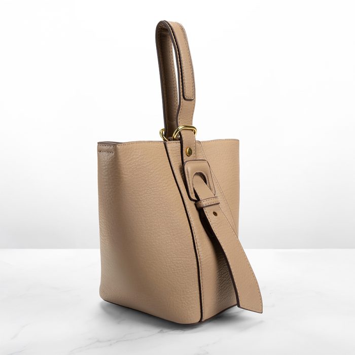 High-end Bucket Handbag Peanut Color in Leather