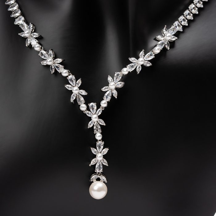 Pearl & Crystal Jewelry Set - Image 2