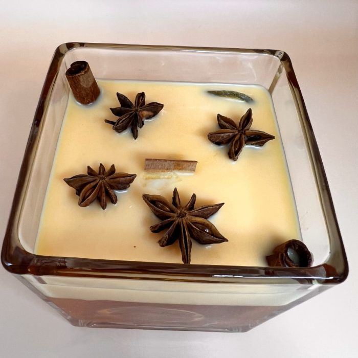 Winter Candle Scented With Spices - Image 4